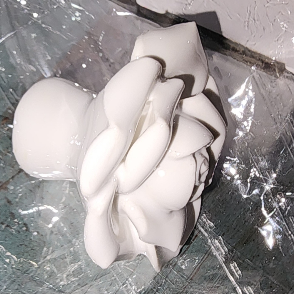 Set of 6 White Flower Drawer Pulls - Picture 3 of 5